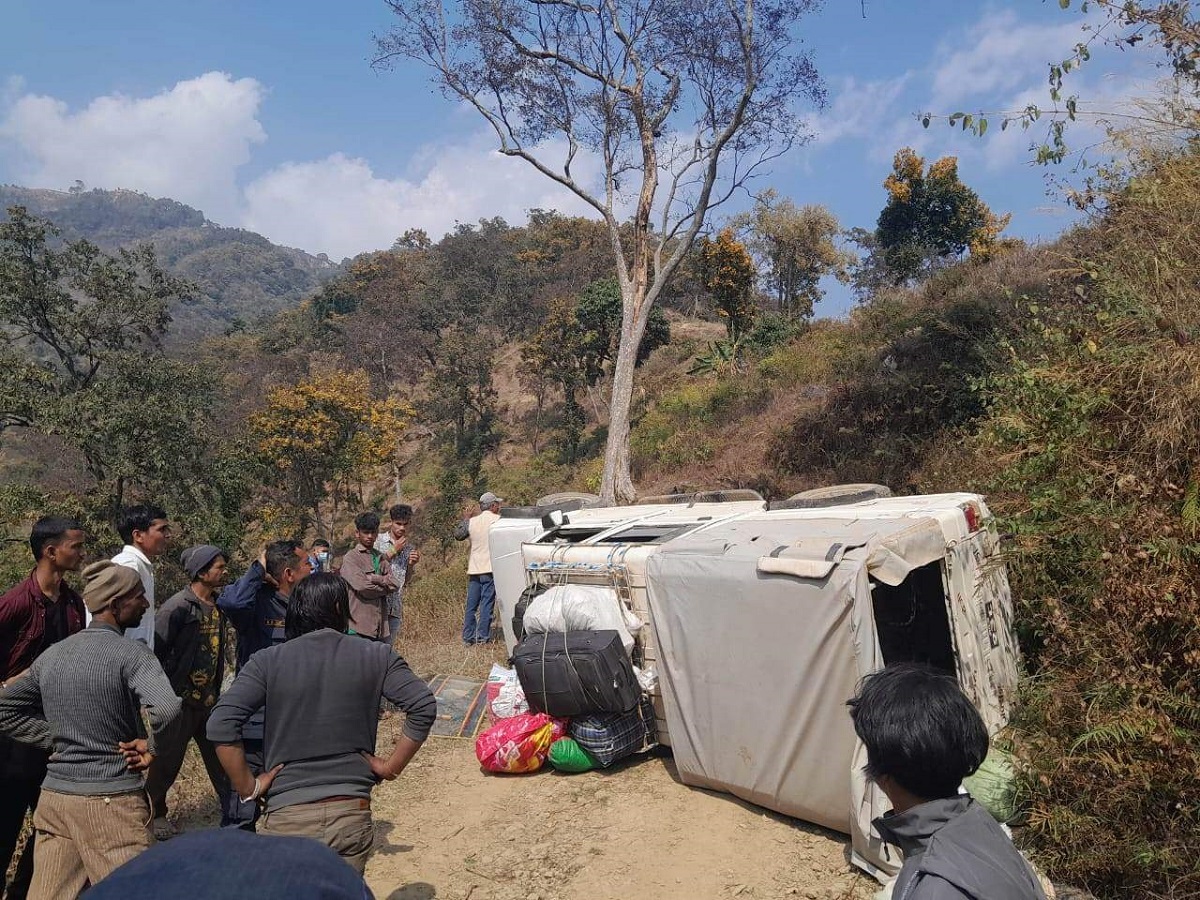 डडेल्धुराको परशुराममा जीप दुर्घटना हुँदा एकको घटनास्थलमै मृत्यु, ११ जना घाइते